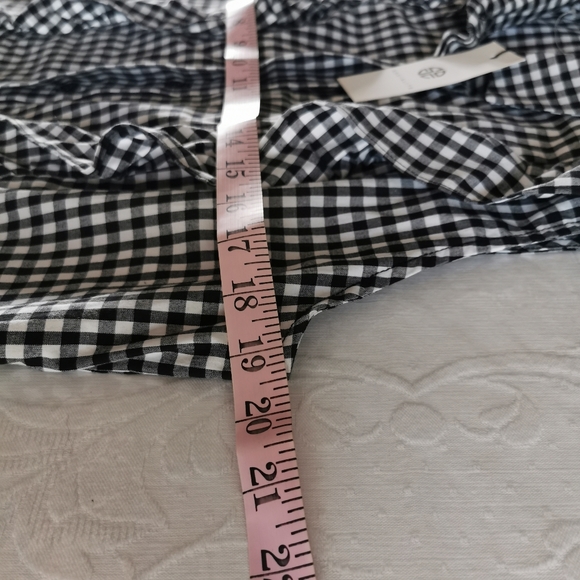 Socialite Ruffled Sleeveless Shirt Size Large - Picture 7 of 8